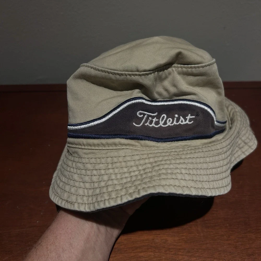 Titleist Golf Bucket Hat S/M Khaki Tan Navy Embroidered Logo Fisherman Cap